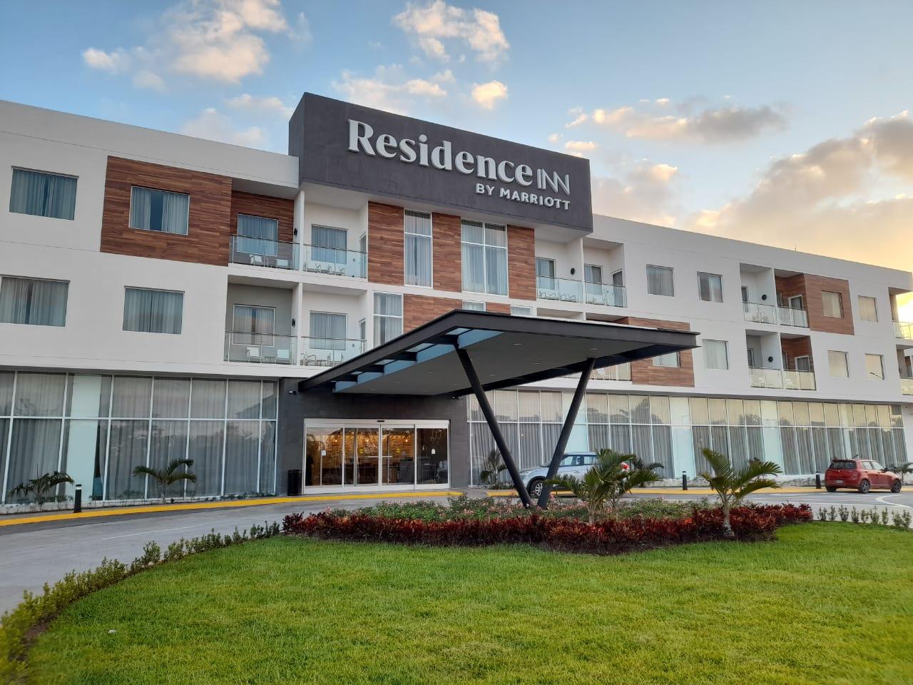 Residence Inn By Marriott Cancun Hotel Zone Bagian luar foto