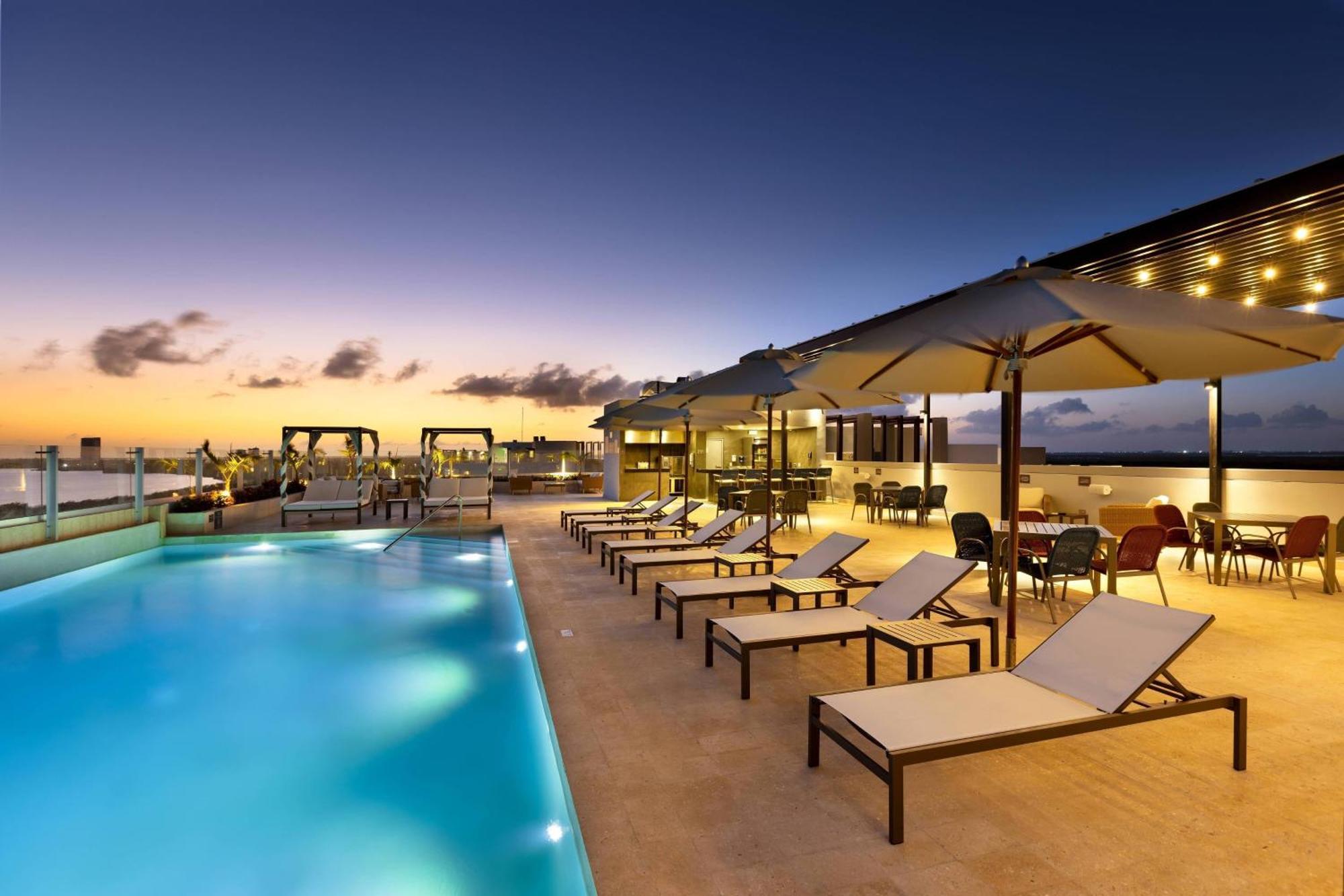 Residence Inn By Marriott Cancun Hotel Zone Bagian luar foto