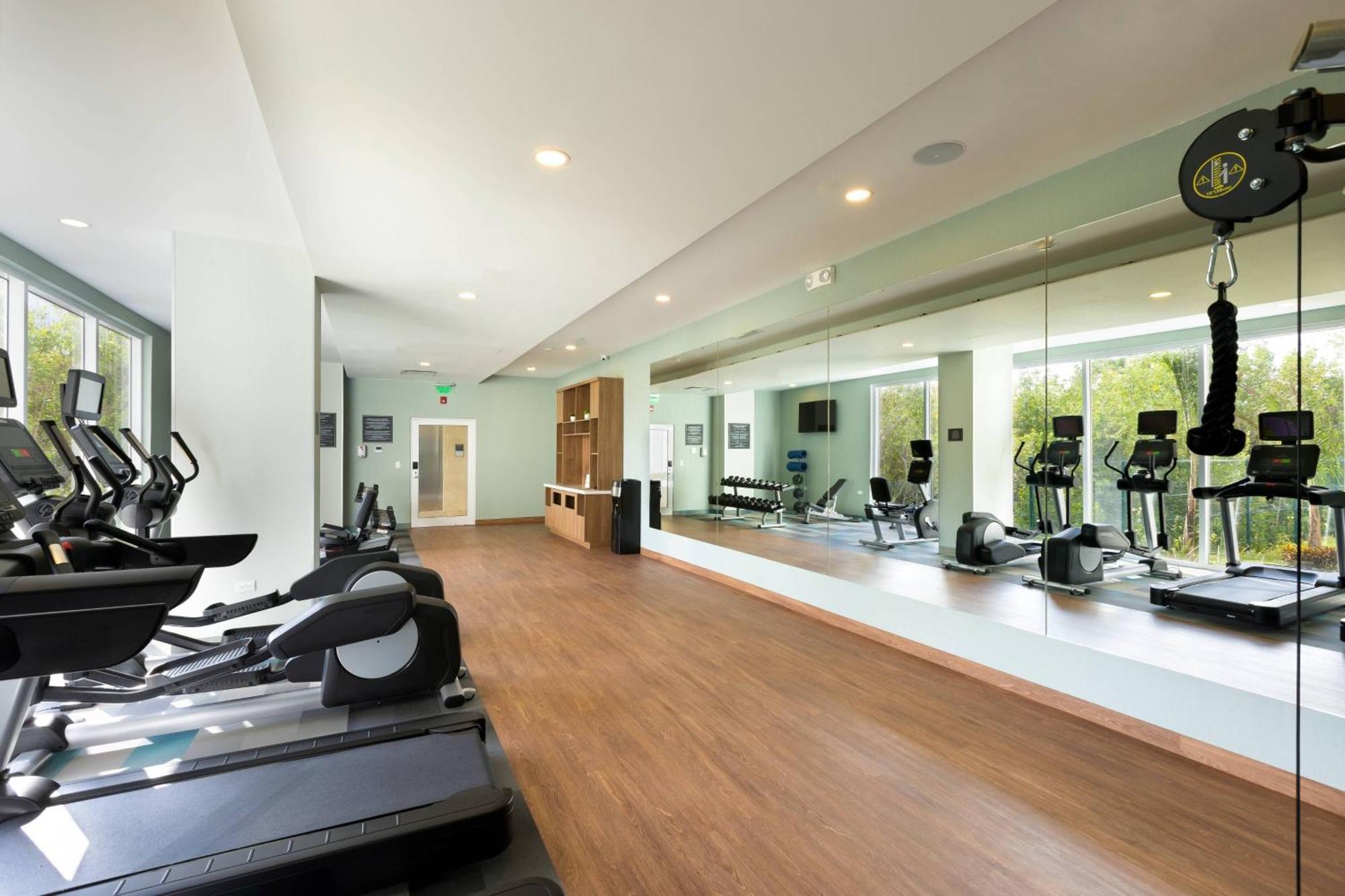 Residence Inn By Marriott Cancun Hotel Zone Bagian luar foto