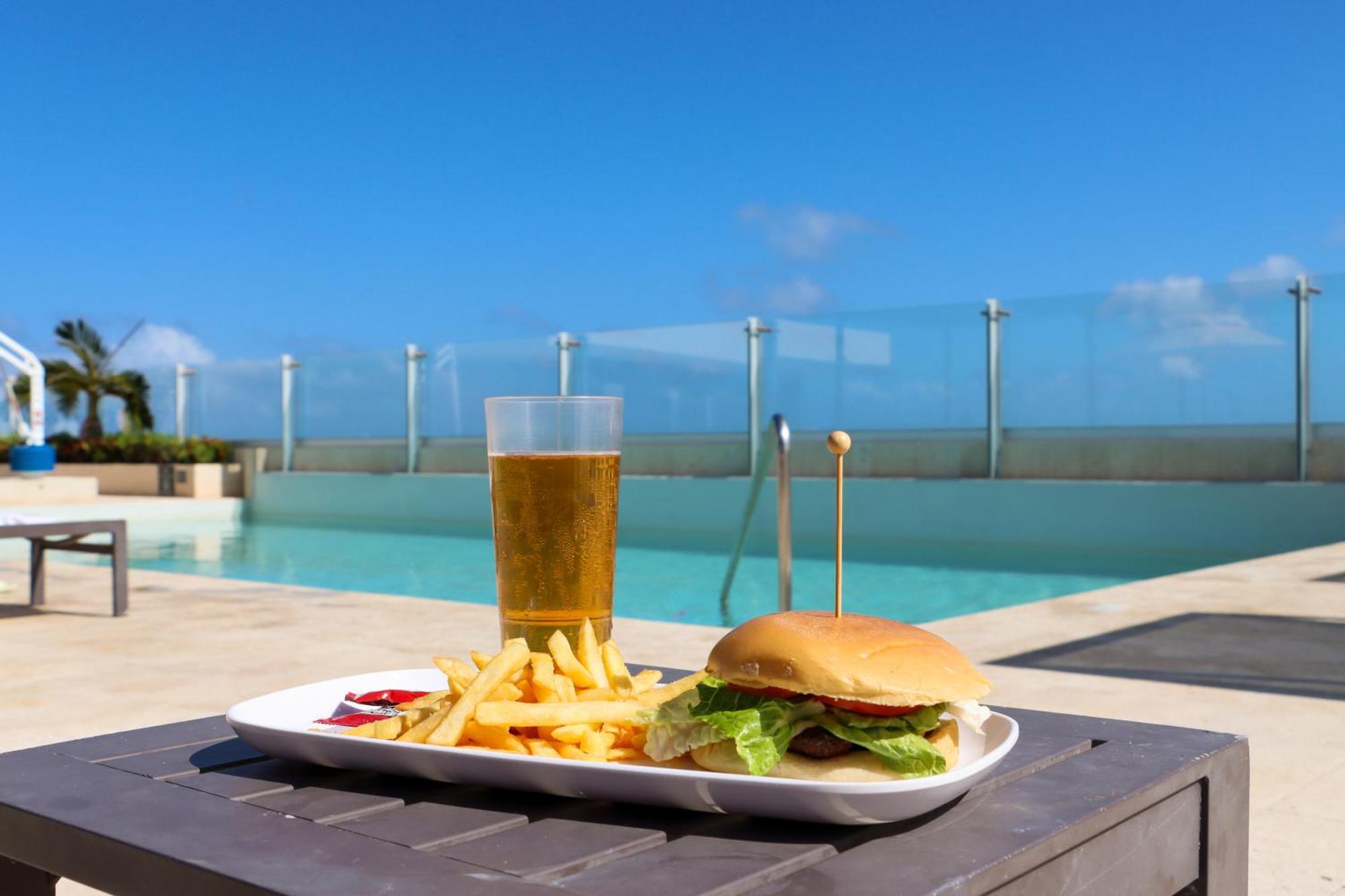 Residence Inn By Marriott Cancun Hotel Zone Bagian luar foto